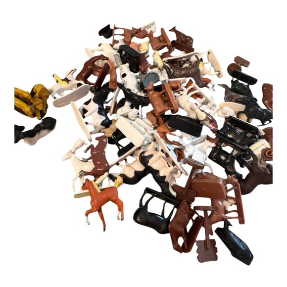 Vintage HO Scale Cows And Horses Figures Lot Micro Miniature Large Set - Picture 11 of 11